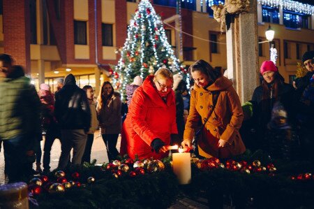 Meghitt pillanatokkal indult az advent Mórahalmon