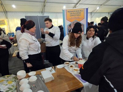 Káposztacunami söpört végig Mórahalmon, ahol hét tájegység ízei csaptak össze egyetlen sátor alatt