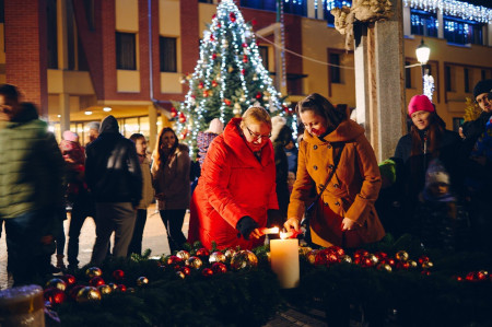 Meghitt pillanatokkal indult az advent Mórahalmon