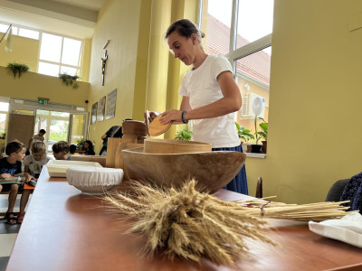 Megsüthették saját kenyerüket a gyerekek a hittantáborban