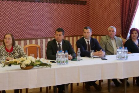 Mórahalmon tartottak konferenciát a harminc éves falu- és tanyagondnoki szolgálat évfordulója alkalmából