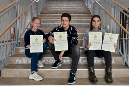 Nemcsak mondják, írják is a költeményeket a mórahalmi szakképző iskola tanulói