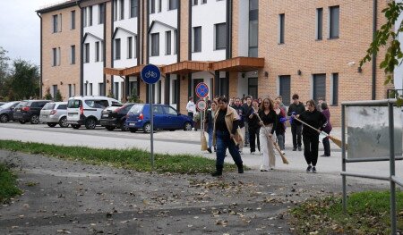 Szemetet szedtek a középiskolások Mórahalmon