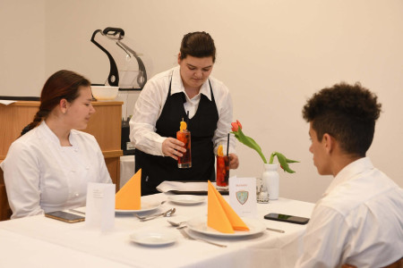 Történelmi vizsga a mórahalmi szakképzőben