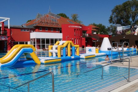 Újdonság a Szent Erzsébet Mórahalmi Gyógyfürdőben: vízi vidámpark!