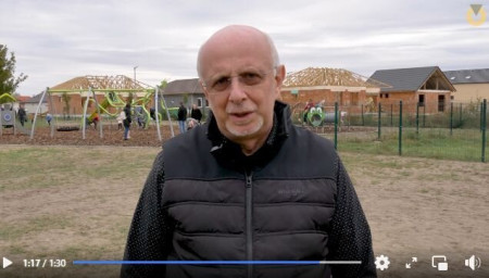 Újabb játszótér Mórahalmon!