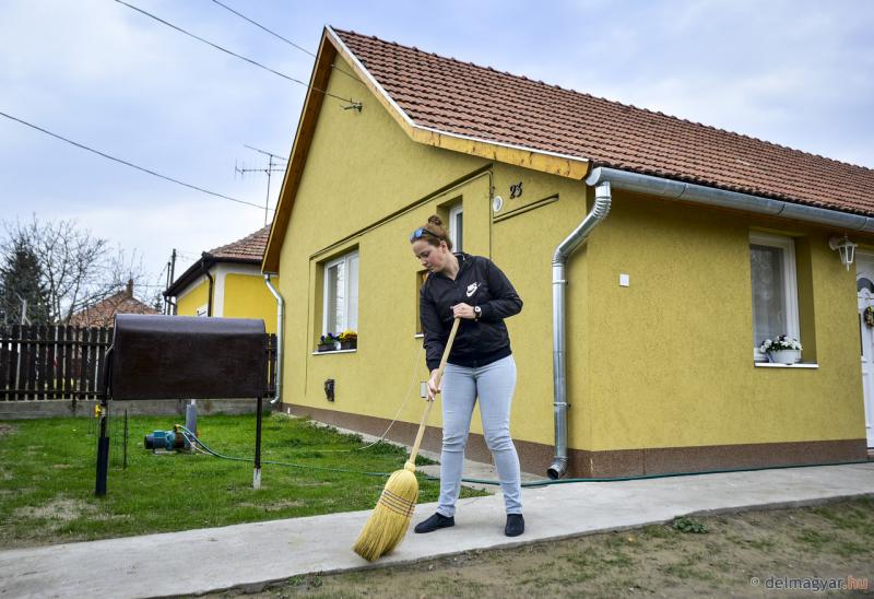 Helyi fiatalokat támogatnak ingatlanokkal