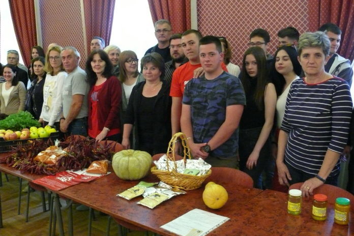 Mezőgazdasági vállalkozási alapokkal ismerkedtek leendő vajdasági gazdák Mórahalmon