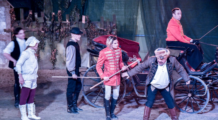 Még két előadás várja a nézőket a Mórahalmi Patkó Színházban