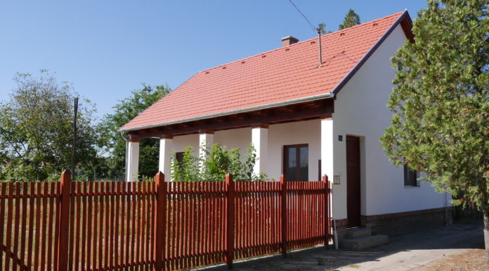 Befejeződött az egykori ONCSA-ház felújítása Mórahalmon