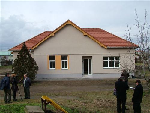 Bérlakásokat adtak át Mórahalmon