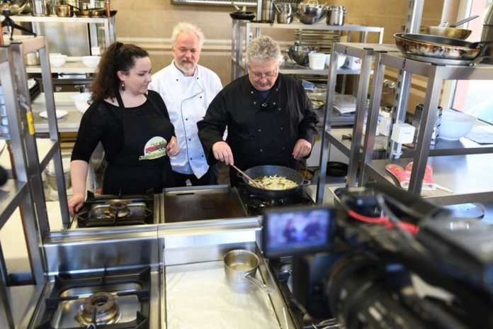 Főzőműsort forgat a mórahalmi tévé