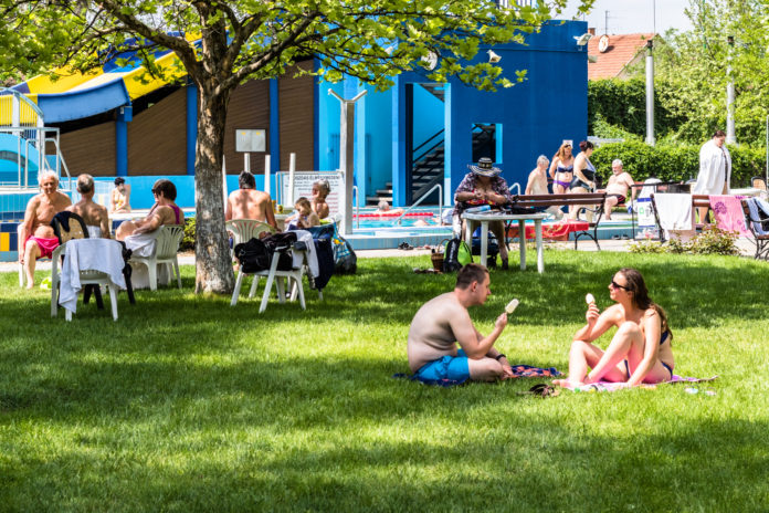 Megújul a fürdő jelenlegi fogadóépülete – zavartalan a fürdő nyitvatartása