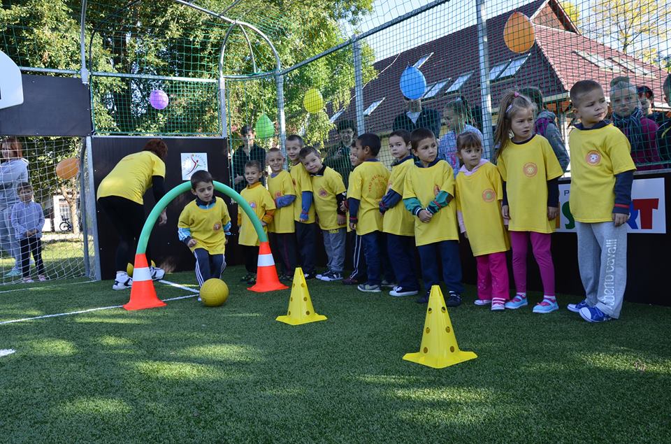 Átadták az új ovifocipályát Mórahalmon