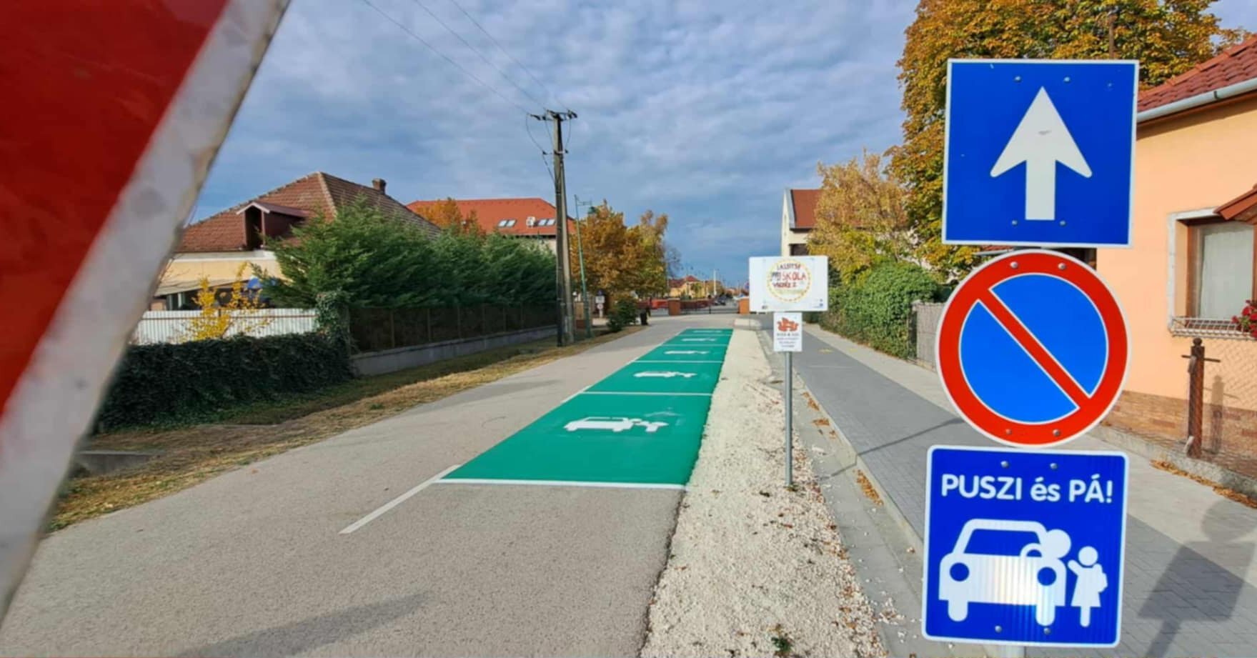  ÚJ KÖZLEKEDÉSI REND MÓRAHALMON – indul a „KISS & GO / PUSZI & PÁ!” rendszer!