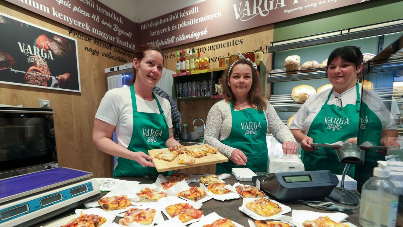 Teljesen új arcot kapott a mórahalmi Varga Pékség – ilyen lett belülről!